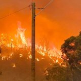 Le pays a évolué après une série de catastrophes naturelles imputées au moins pour partie au changement climatique. A l'été austral 2019-20, l'Australie avait vu des feux de brousse géants dévaster quelque huit millions d'hectares de végétation, t...